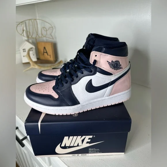 Nike Air Jordan 1 Retro High OG "Atmosphere" (Bubblegum) - Women's 9 - Picture 1 of 10